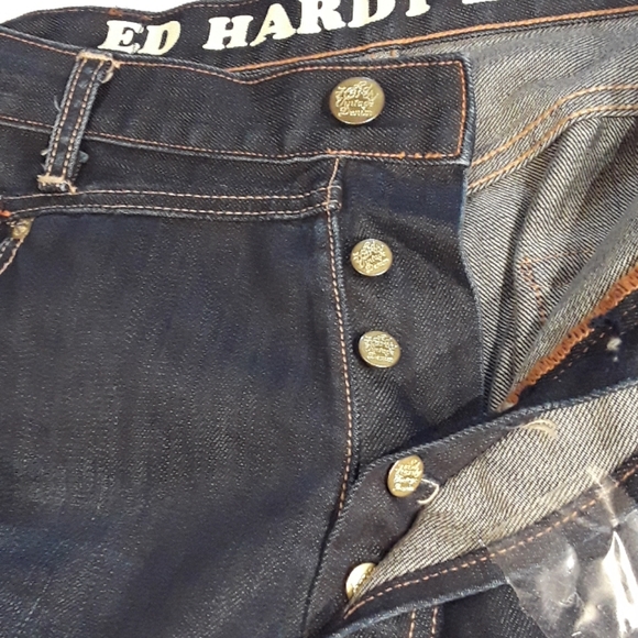 Ed Hardy Relaxed-Fit Jeans. Men's Size: W38x32L - Picture 8 of 8